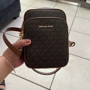Michael kors travel jet set crossbody